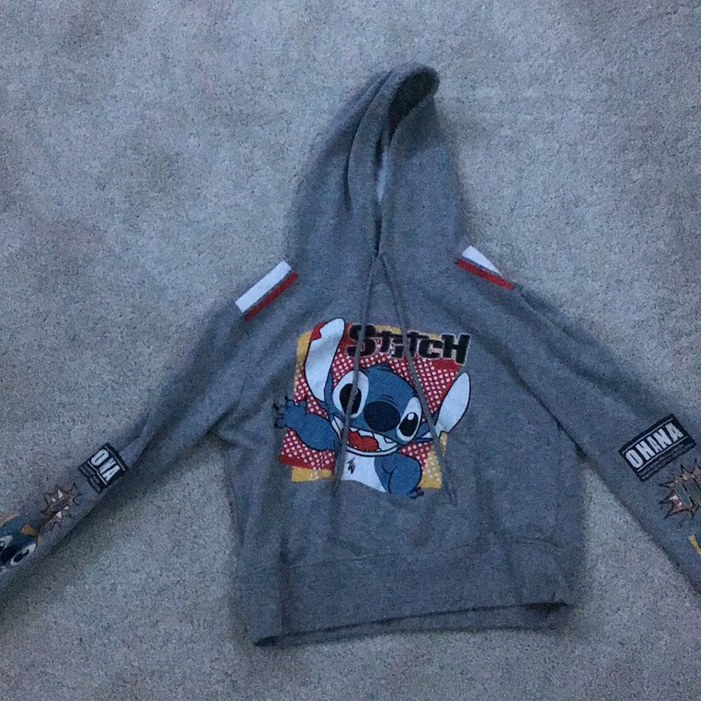 Cropped grey sweatshirt